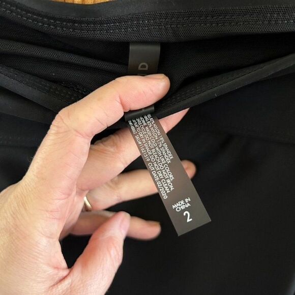 Torrid 2 Black Leggings 2X Cropped Athletic Active High-Rise Capri Swim Leggings - Picture 6 of 10